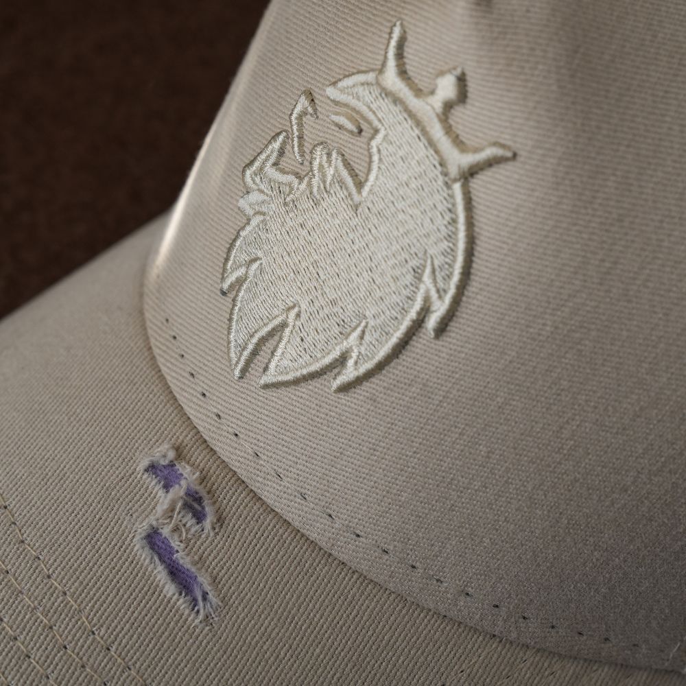 Boné Truker Branco e Roxo