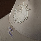 Boné Truker Branco e Roxo