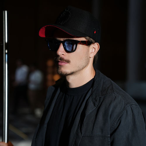 Boné Truker Preto e Vermelho