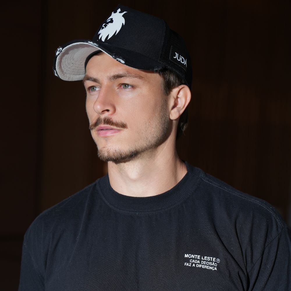 Boné Truker Preto e Branco