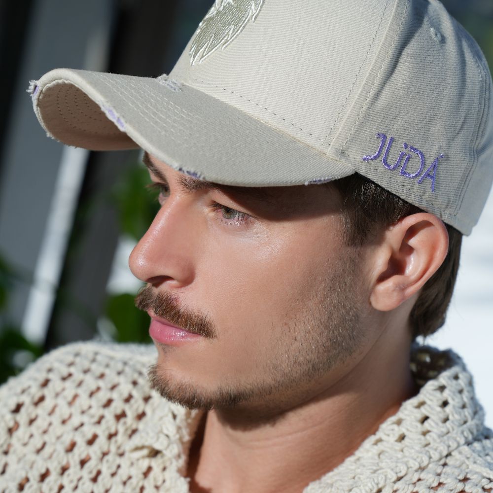 Boné Truker Branco e Roxo