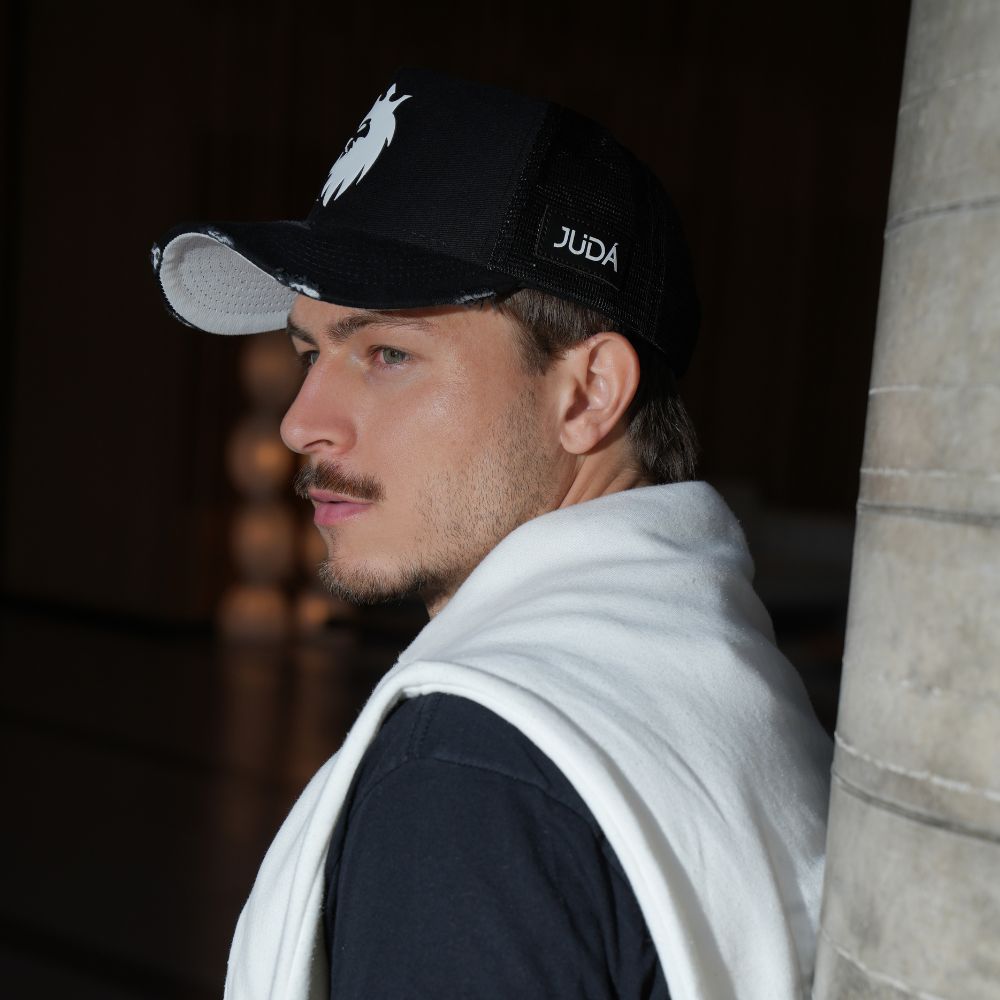 Boné Truker Preto e Branco