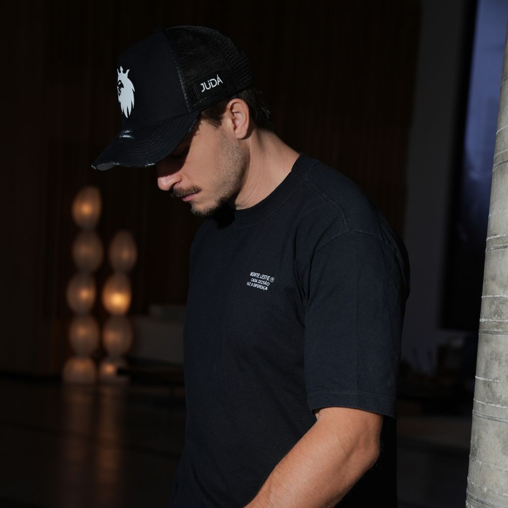 Boné Truker Preto e Branco