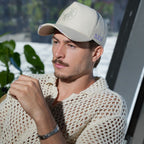 Boné Truker Branco e Roxo