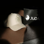 Boné Truker Branco e Roxo