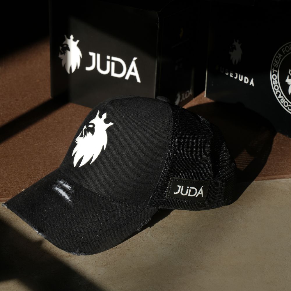 Boné Truker Preto e Branco