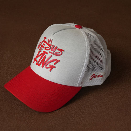 Boné Judá Jesus Is King Trucker – White & Red